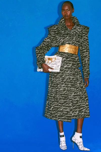 Look 19